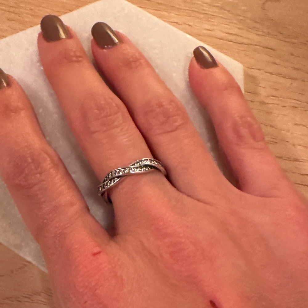 Pandora 9.25 silver cyrconia ring sz 6